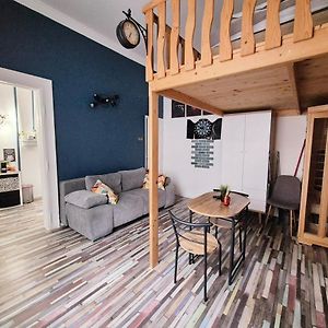 Hookah Apartment 13